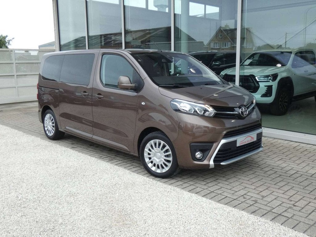 Toyota ProAce Verso 144pk Shuttle 9ZITPL +CAMERA +GPS +PARKE, Auto's, Toyota, Stof, Gebruikt, Bedrijf, 5 deurs