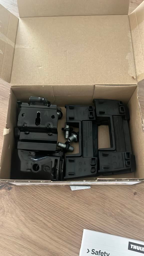 Kit 186153 Thule voor Mercedes GLC, Auto diversen, Dakkoffers, Ophalen, Zo goed als nieuw