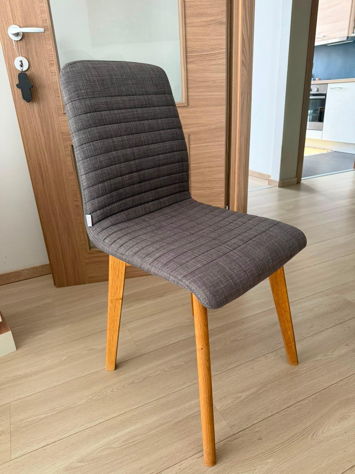 Grijze eetkamerstoelen Lara, merk: Kare design, Ophalen, Hout, Zo goed als nieuw, Grijs