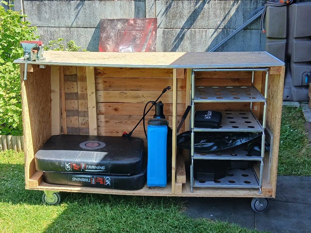 établi ou bar, Bricolage & Construction, Établis, Enlèvement, Comme neuf, 120 à 170 cm, Étau