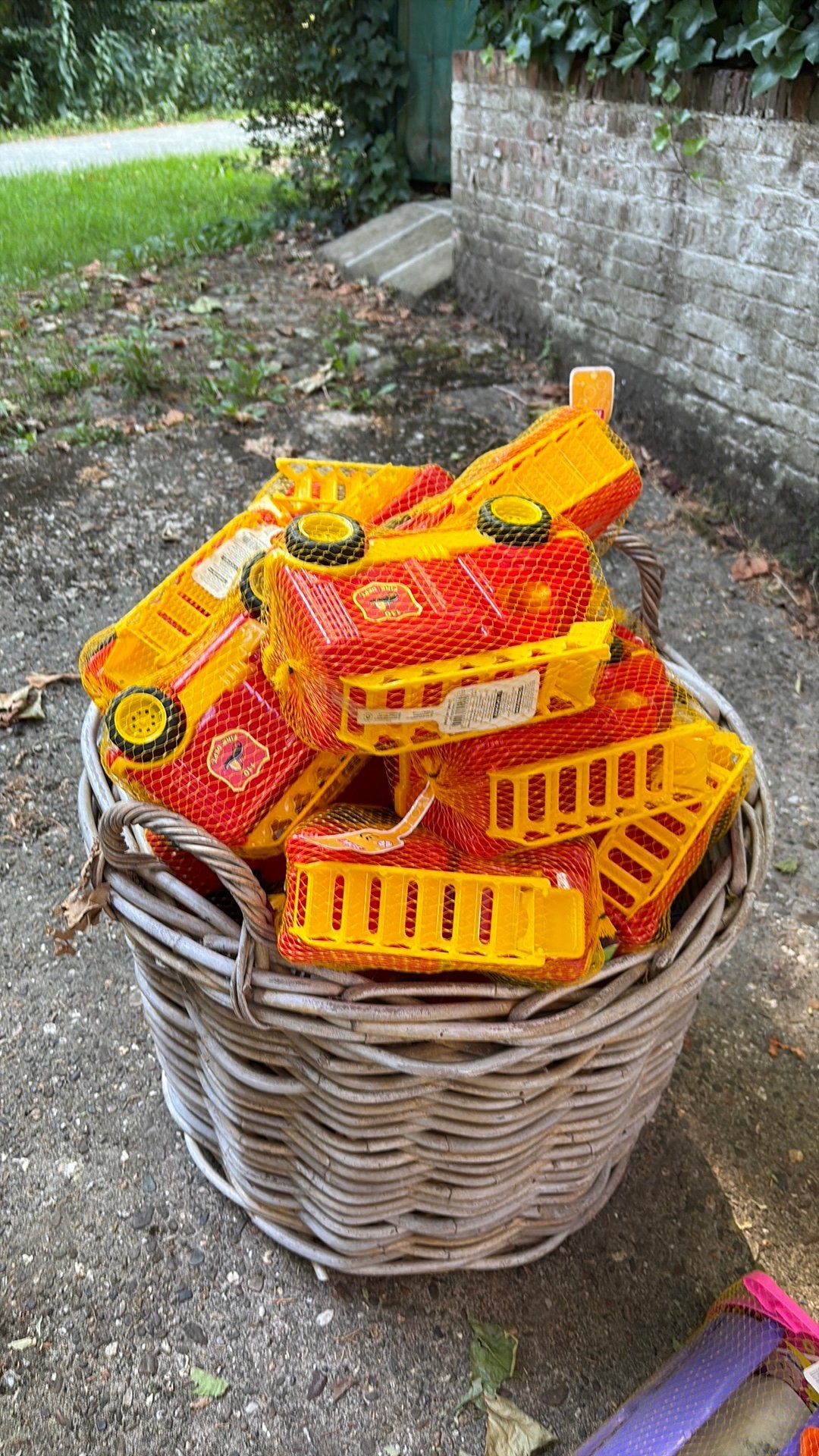 28x camion de pompiers, jouets rouges et jaunes, Enlèvement, Neuf, Poussette, Autres marques