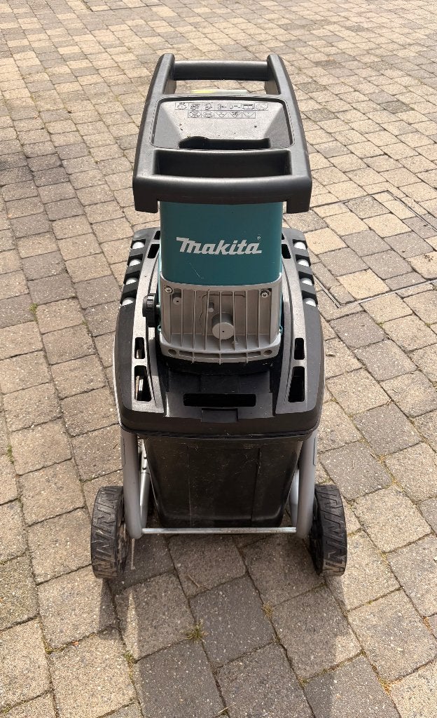 Broyeur électrique Makita, Tuin en Terras, Hakselaars, Ophalen, Zo goed als nieuw, Makita, Met opvangzak