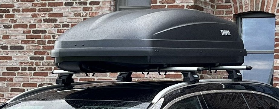 Thule dakdragers met Thule dakkoffer, Ophalen, Zo goed als nieuw