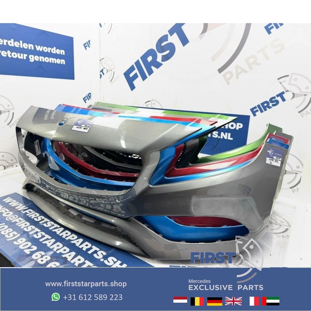 W176 BUMPER Facelift AMG Voorbumper 2013-2019 ROOD WIT ZWART, Gebruikt, -, Voor, Ophalen of Verzenden