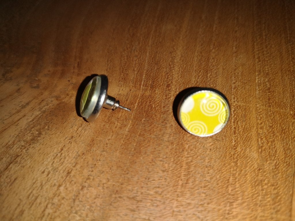 Mooie gele retro stijl oorbellen, Bijoux, Sacs & Beauté, Boucles d'oreilles, Puces ou Clous, Comme neuf, Autres matériaux, Jaune