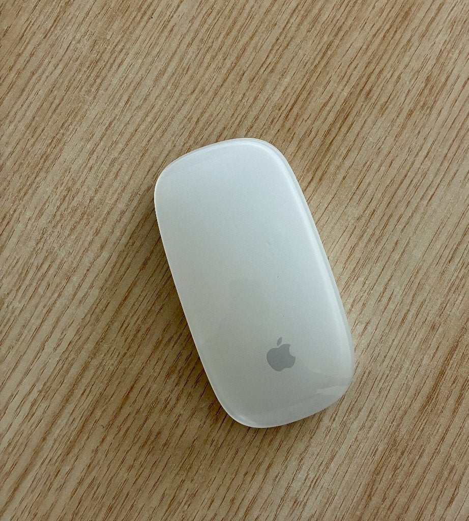 Magic Mouse à vendre (Lightning), Informatique & Logiciels, Souris, Souris, Enlèvement ou Envoi, Comme neuf, Apple