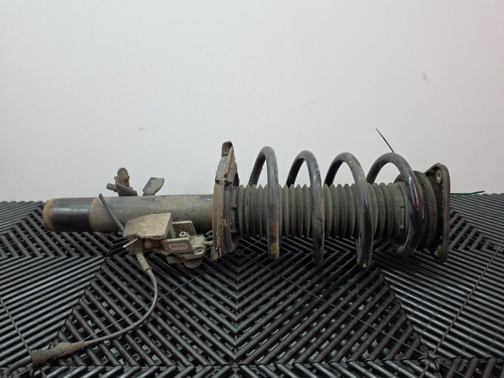 SCHOKBREKER LINKS VOOR Ford Focus 3 Wagon (01-2010/02-2020), Gebruikt, Henry-Ford-Straße  1
50735  Köln, DE, Ford-Werke GmbH, Kunden@ford.com