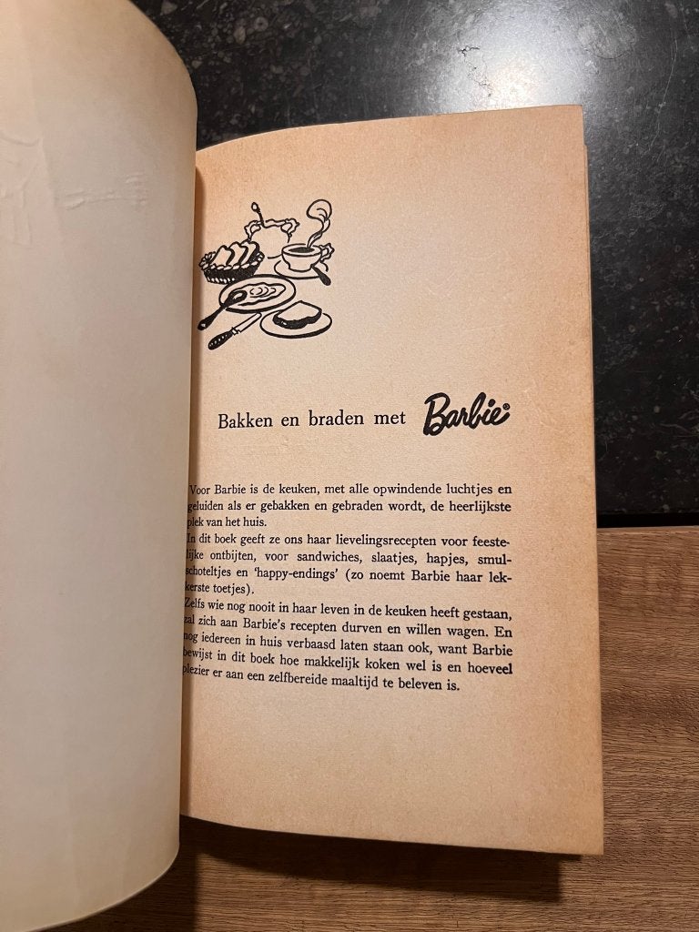 Bakken en braden met Barbie *1958 *, Boeken, Kookboeken, Gelezen, Voorgerechten en Soepen, Ophalen of Verzenden, Europa