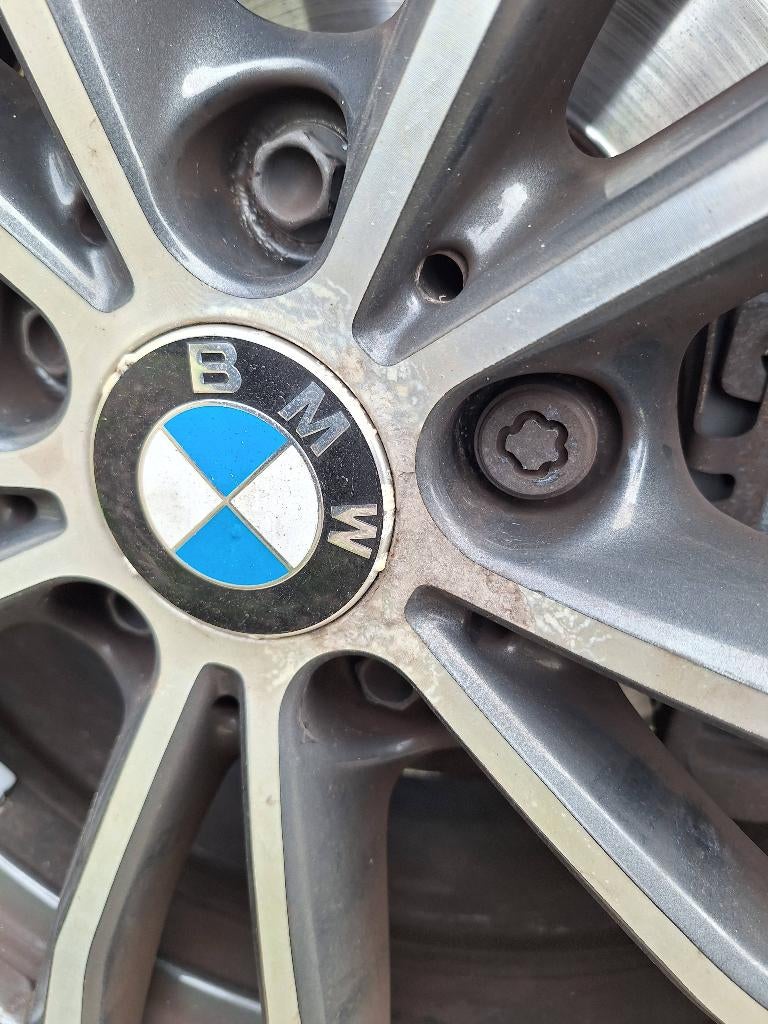 Jantes BMW diamantées d'origine de 17 pouces endommagées !, Autos : Pièces & Accessoires, Pneus & Jantes, Jante(s), 17 pouces