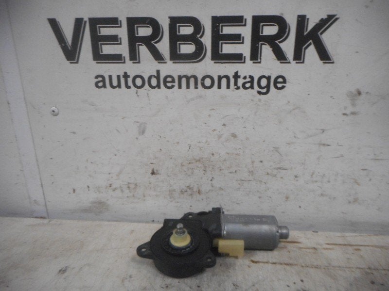 MOTEUR LEVE VITRE ELECTRIQUE AVANT DROIT Ford Fusion, Avant, Henry-Ford-Straße  1
50735  Köln, DE, Ford-Werke GmbH, Kunden@ford.com