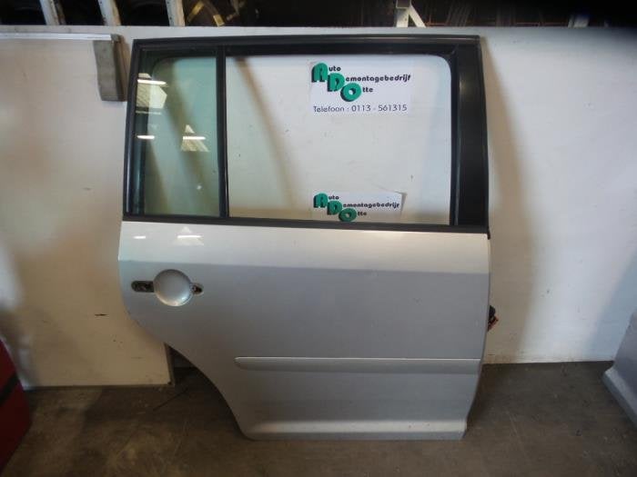 Portière 4portes arrière droite d'un Volkswagen Touran (To, Volkswagen, -, 3 mois de garantie, Utilisé