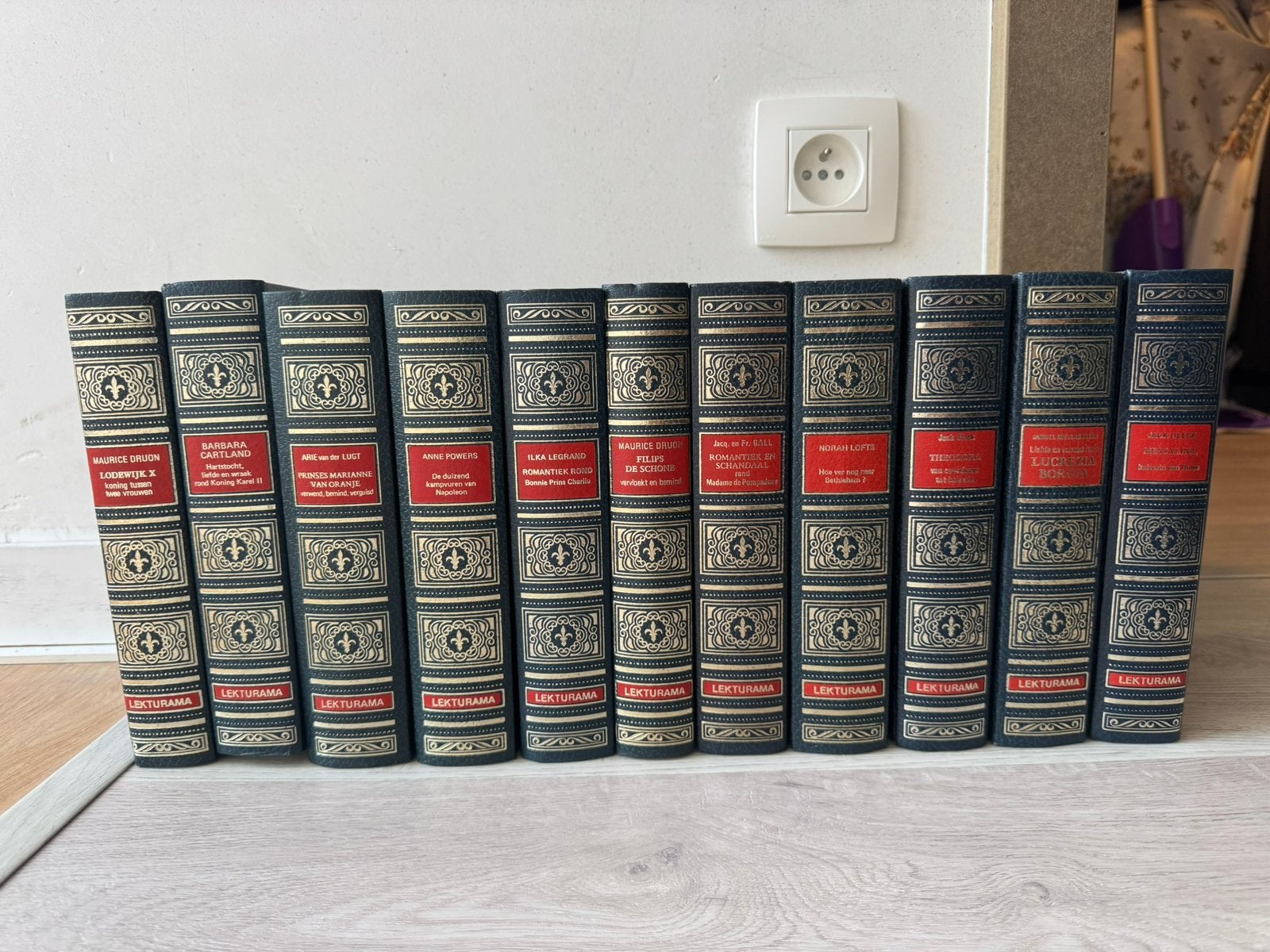 Antieke boeken, Ophalen, Zo goed als nieuw