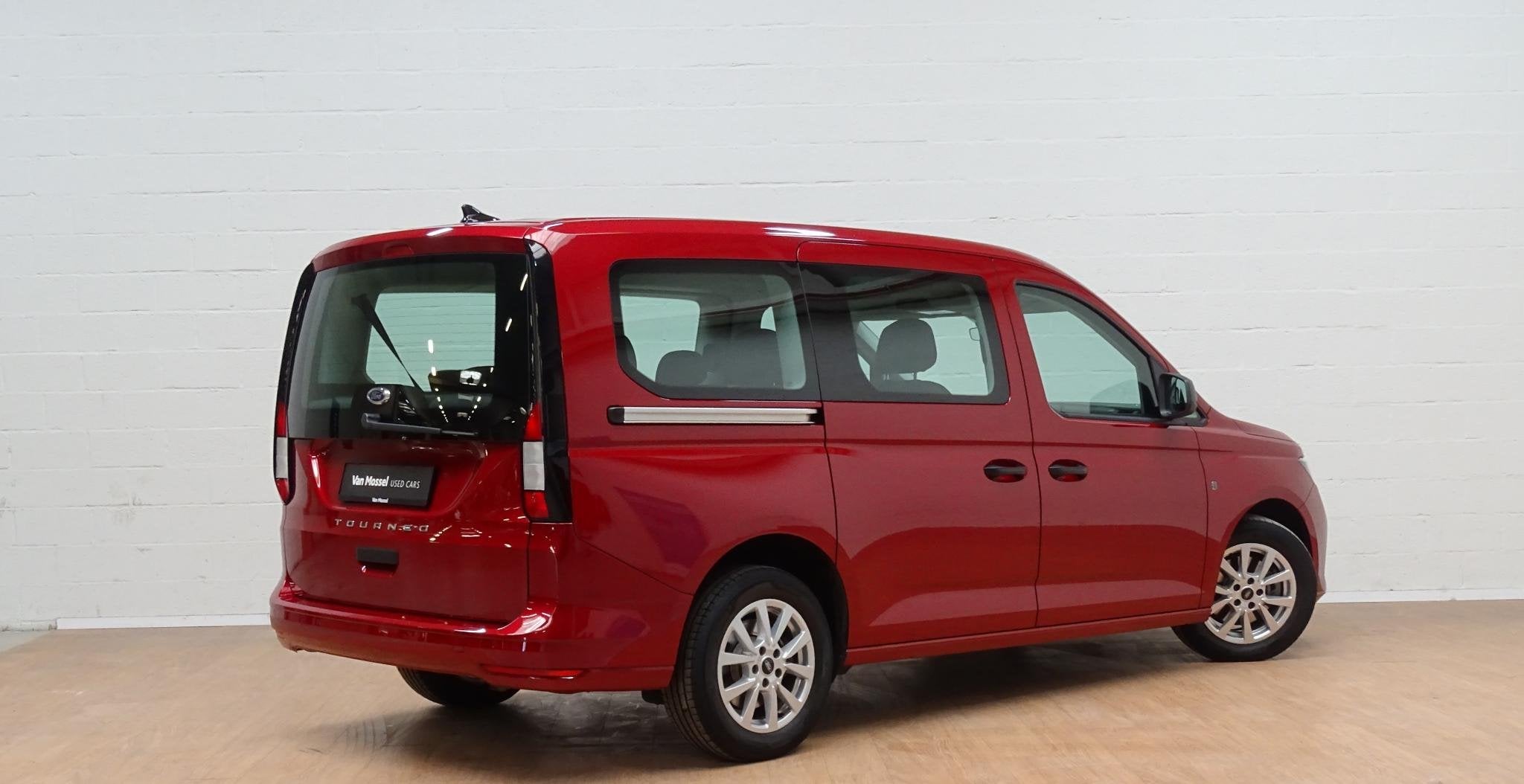 Ford GRAND TOURNEO CONNECT 1.5 EcoBoost 85kW Trend 7 SEATS, Rouge, Achat, 1608 kg, Entreprise