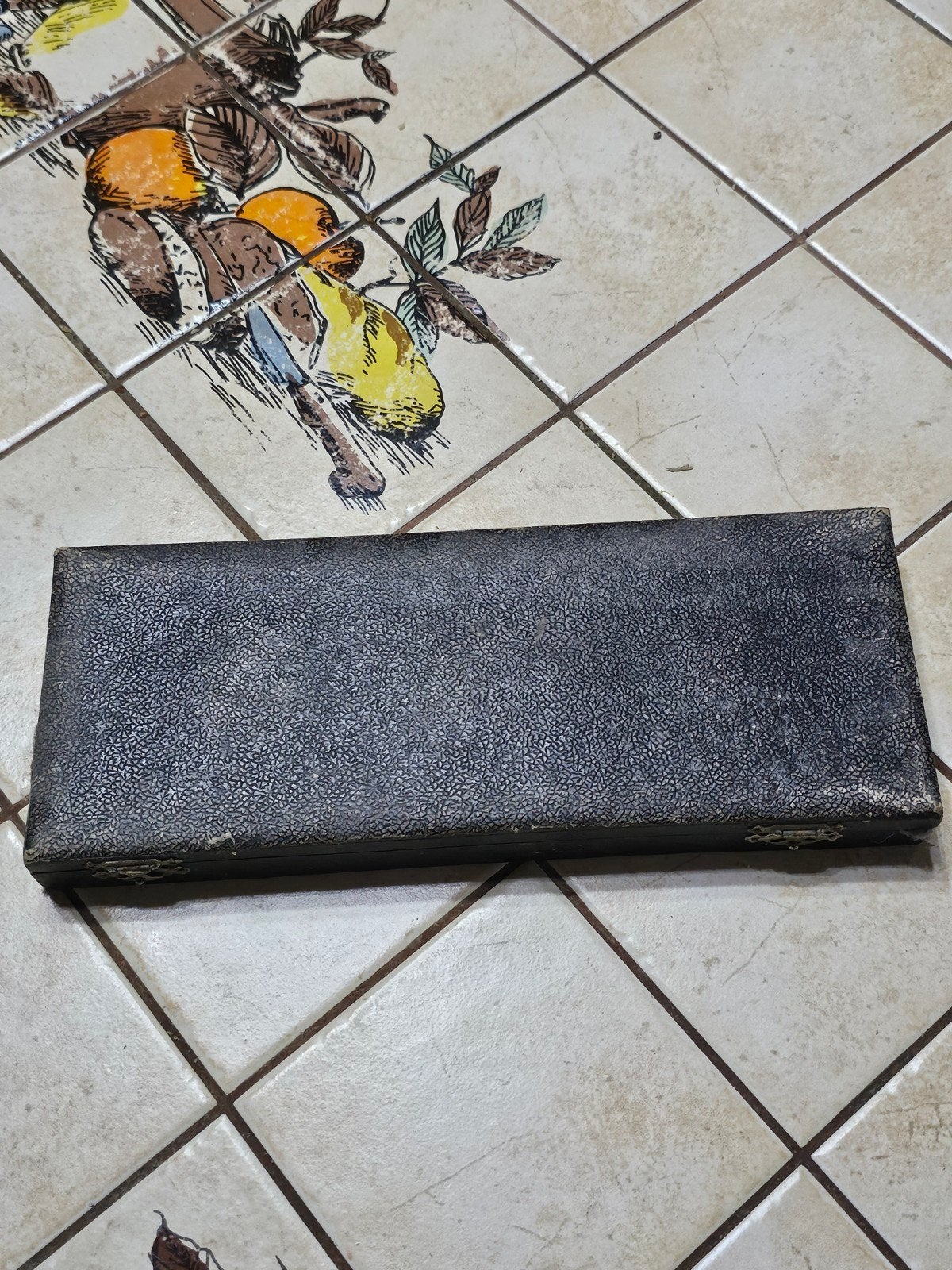 Ancien coffret d'écriture, Divers, Enlèvement