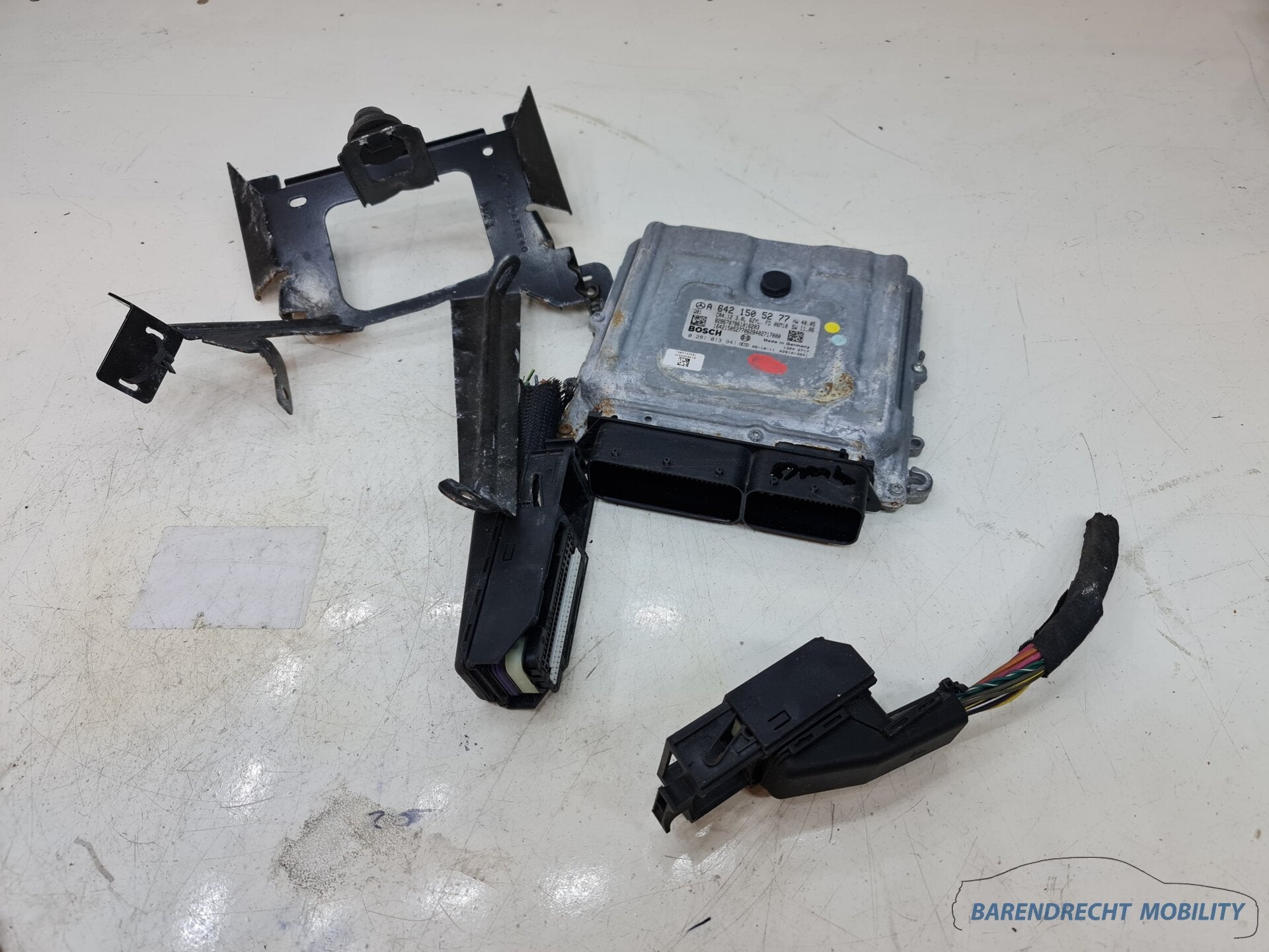 OM642 642 Mercedes Chrysler Jeep Dodge Pierburg ECU motorcom, Auto-onderdelen, Gebruikt, Mercedes-Benz AG, Mercedes-Benz, Mercedesstrasse 120
70372  Stuttgart, DE
