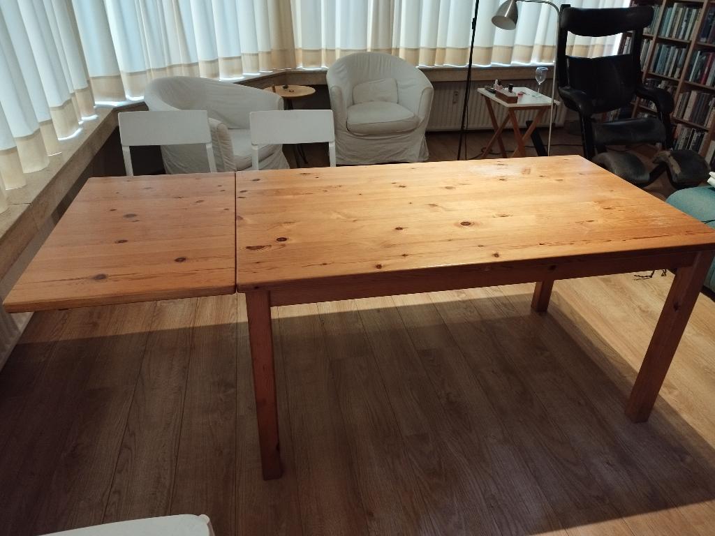 Houten tafel Ikea 1,40m x 0,80m in goede staat, Huis en Inrichting, Ophalen, Gebruikt, 100 tot 150 cm, Vijf personen of meer