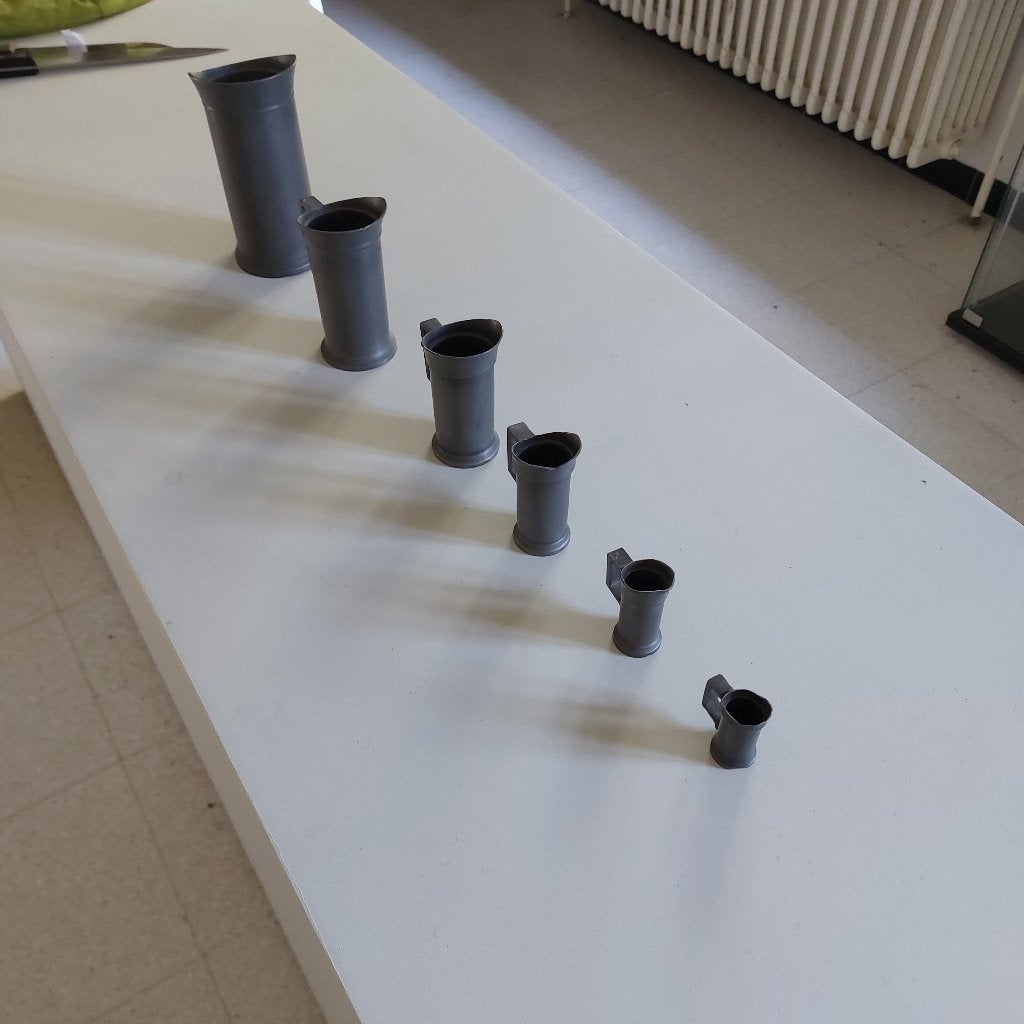 6 tasses à mesurer anciennes en étain, Enlèvement