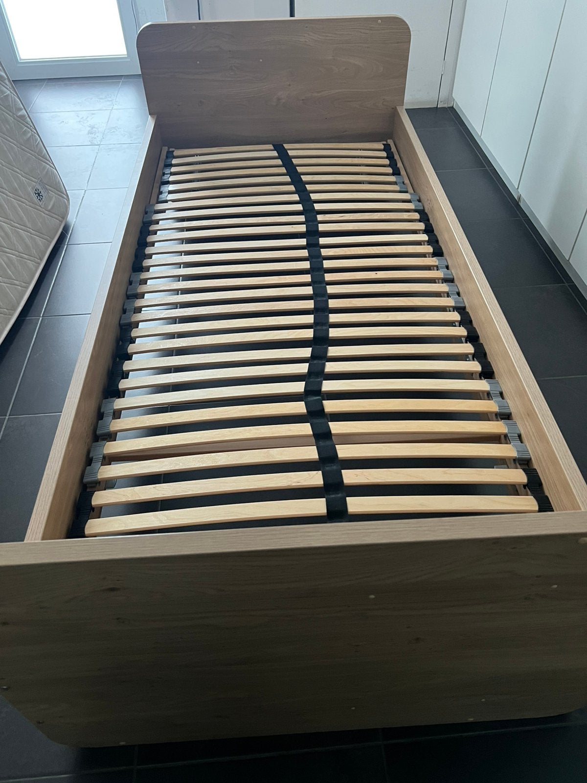 Bed, Lattenbodem, Matras, Nachtkastje, Extra Lattenbodem!, Huis en Inrichting, Ophalen, Zo goed als nieuw