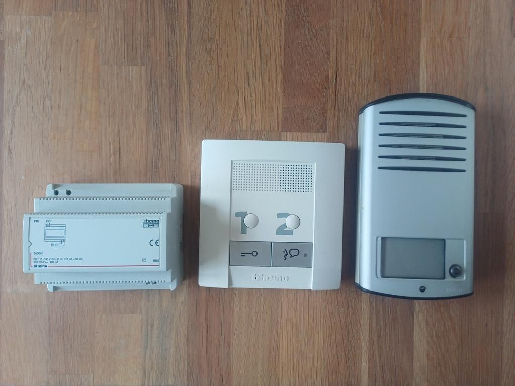 Volledig parlofoonsysteem BTicino., Huis en Inrichting, Deurbellen, Ophalen
