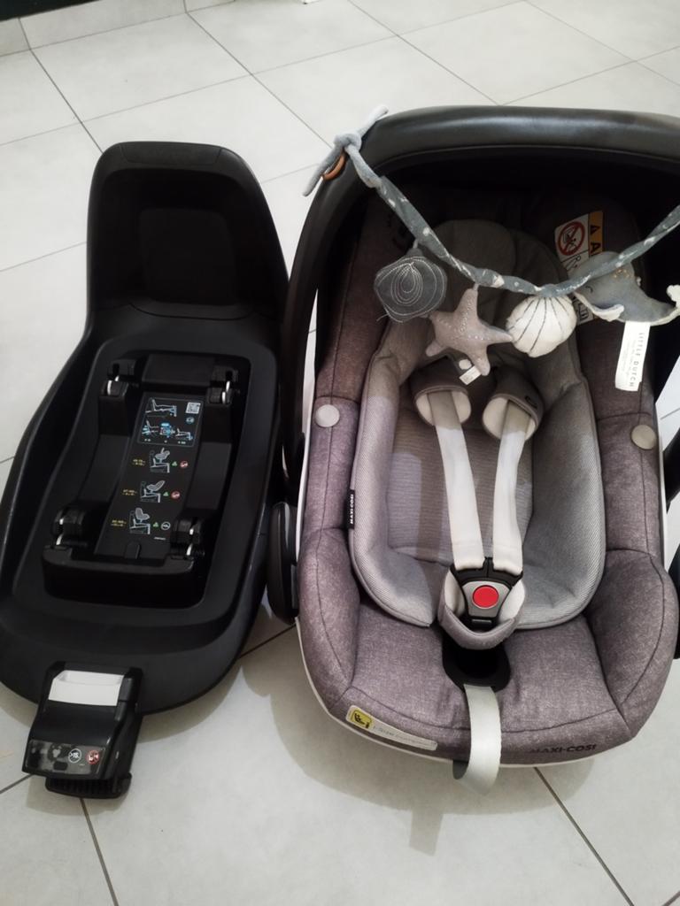 Maxi Cosi Pebble plus et base Family, Kinderen en Baby's, Autostoeltjes, Ophalen, Isofix