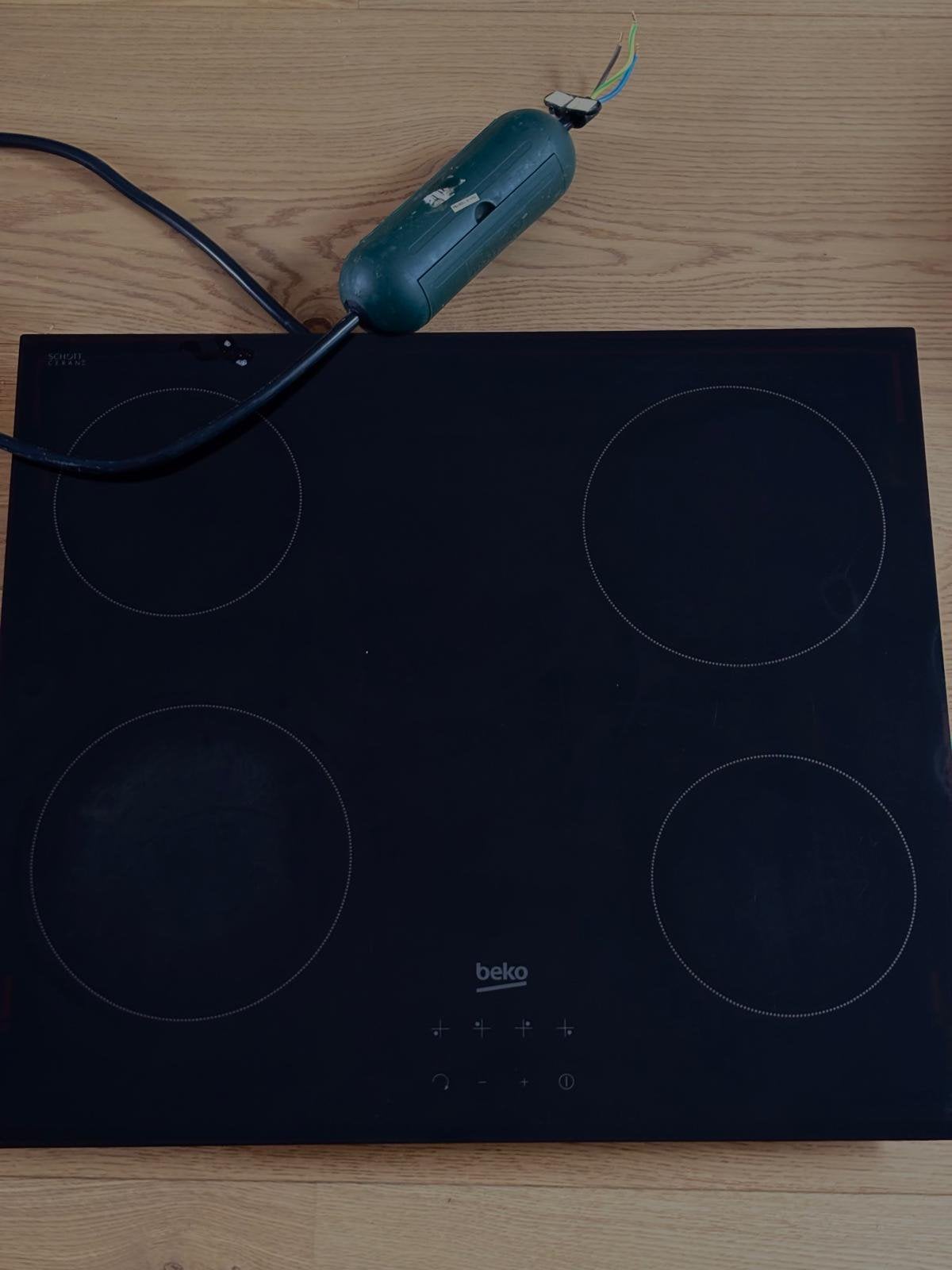 Vitroceramique Beko, Electroménager, 4 zones de cuisson, Encastré, Enlèvement, Utilisé