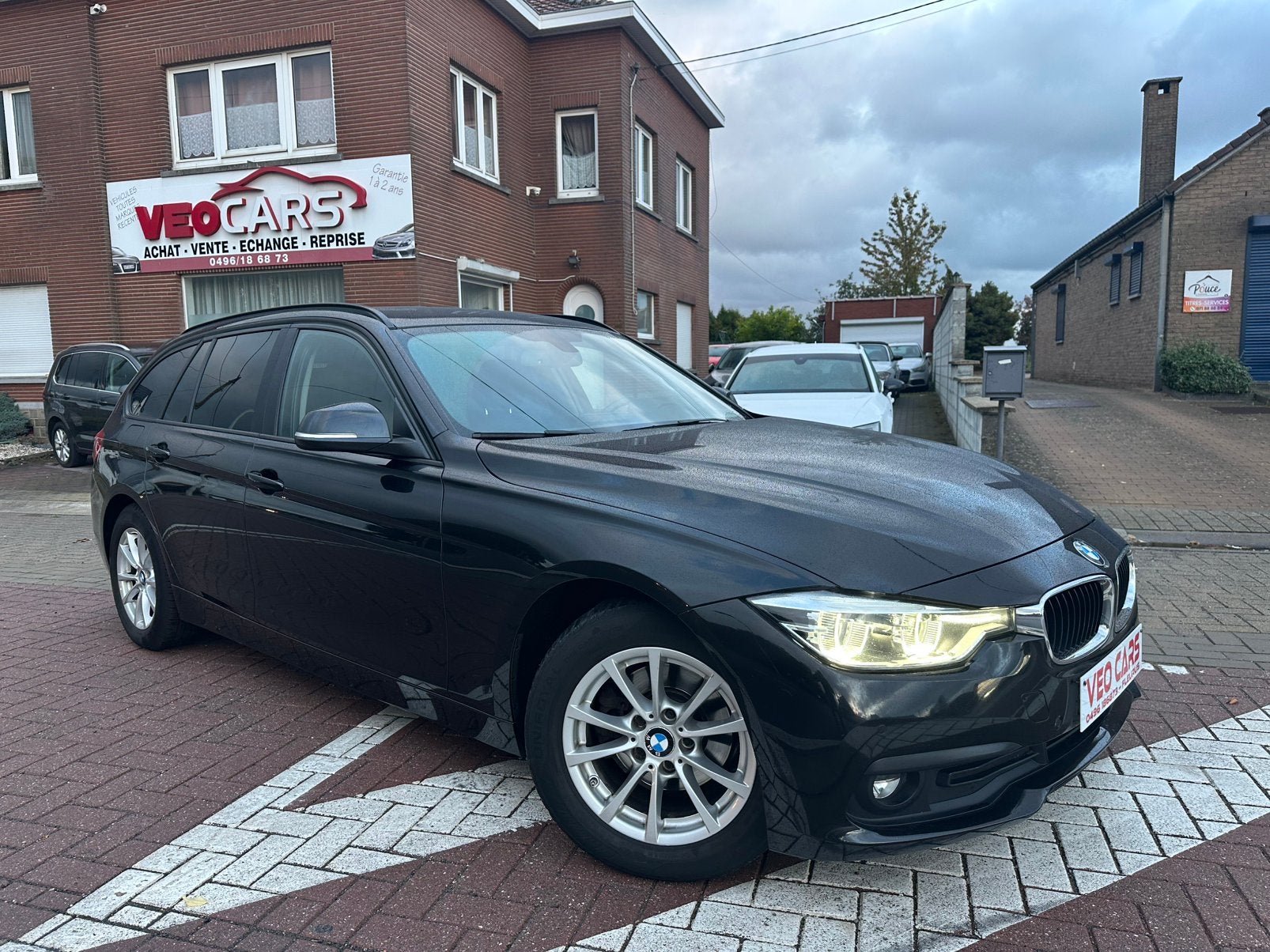 BMW 318 dA Auto. / GPS Cuir LED Capteurs Cruise Attache Rem., Entretenue par le concessionnaire, Noir, 5 portes, Automatique