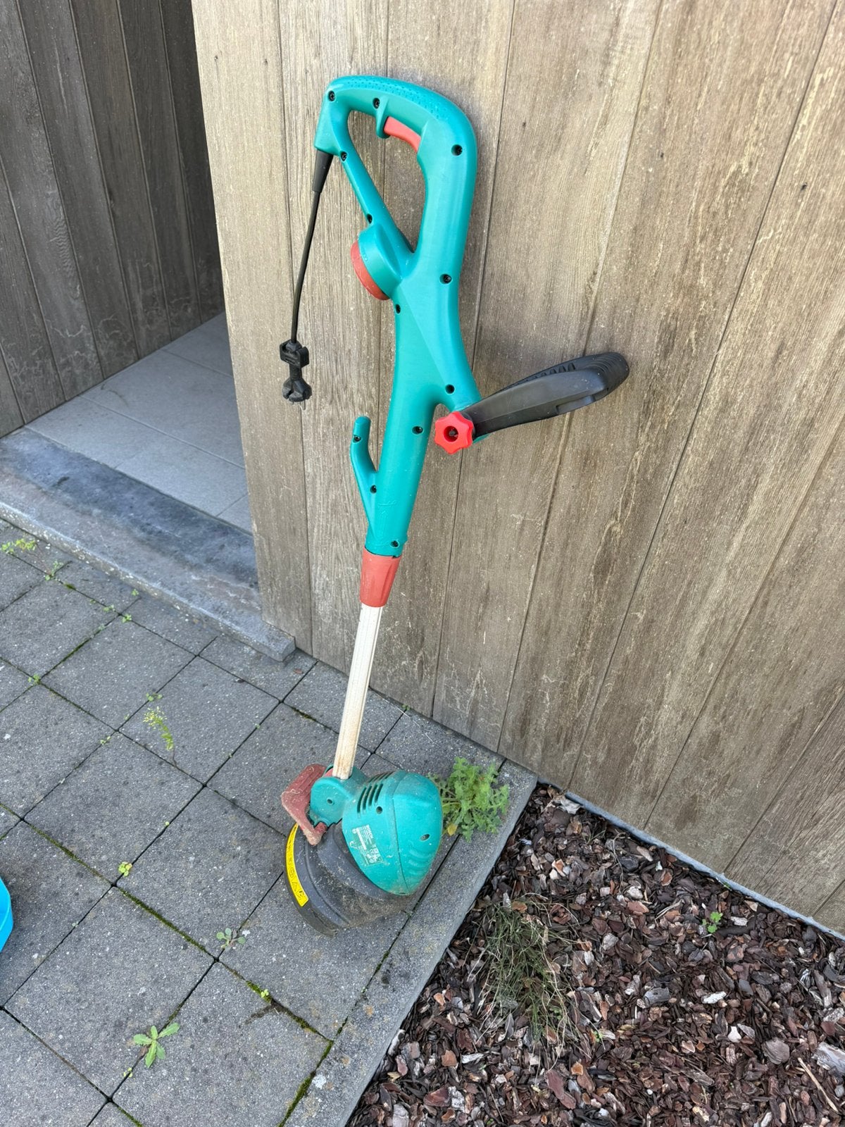 Tondeuse à gazon Bosh, Jardin & Terrasse, Enlèvement, Utilisé, 10 à 30 cm, Électrique