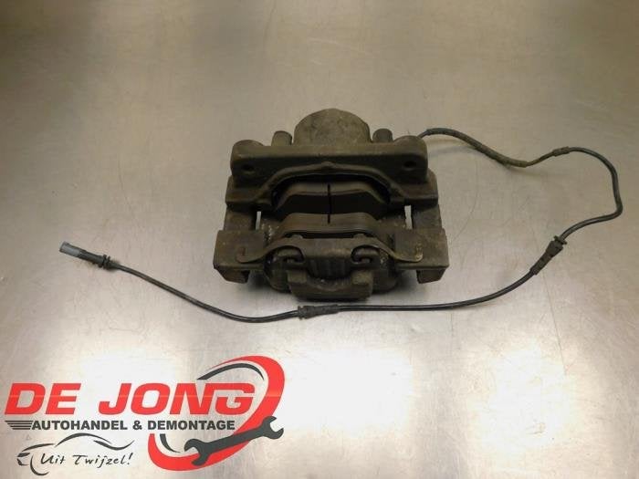 Etrier de frein (pince) avant gauche d'un BMW 5-Serie, -, 3 mois de garantie, Utilisé, -