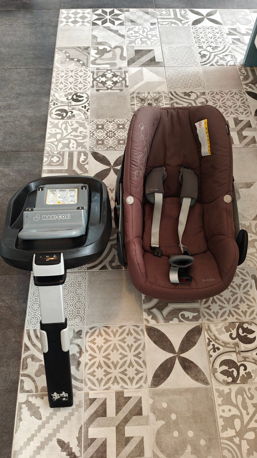 Maxi-Cosi Pebble + FamilyFix Base (Isofix), Enfants & Bébés, Mode veille, Enlèvement, Utilisé, Isofix
