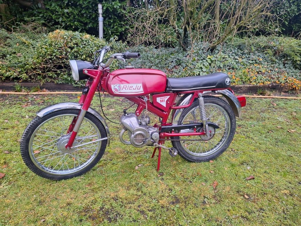 Rieju confort 501 oldtimer brommer 1976, Fietsen en Brommers, Klasse B (45 km/u), 50 cc, 3 versnellingen, Ophalen