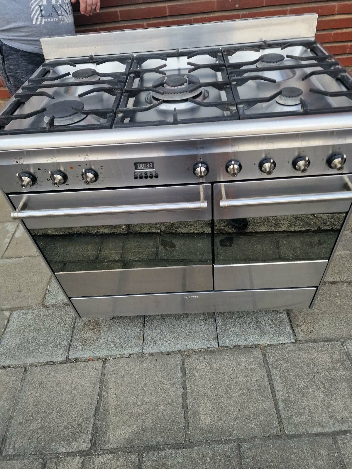 grande cuisinières Smeg professionnel en inox fonctione bien, Gaz, Classe énergétique A ou plus économe, 85 à 90 cm, Comme neuf
