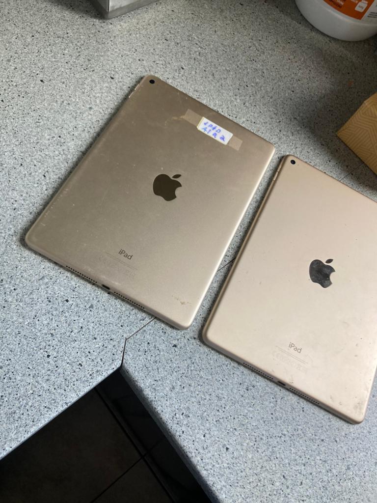 2 ipad air 2 pour pieces, Enlèvement, Comme neuf
