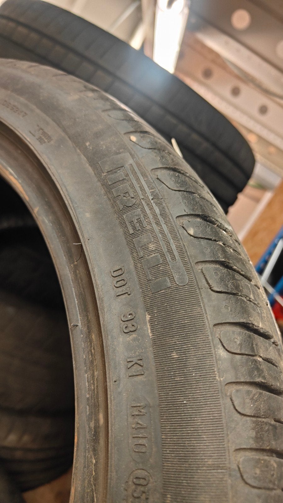 225/45r18 Pirelli 45€ chacun avec montage, Enlèvement