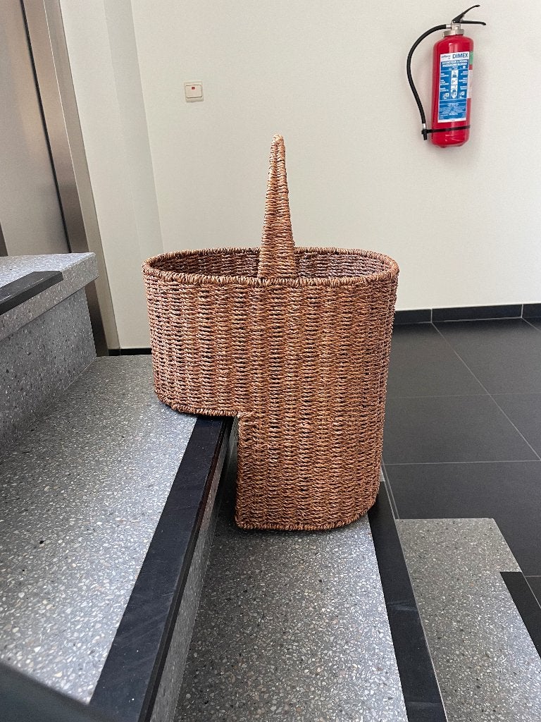 Trap- of vensterbank mandje decoratief., Ophalen, Mand, Zo goed als nieuw, Handgemaakt