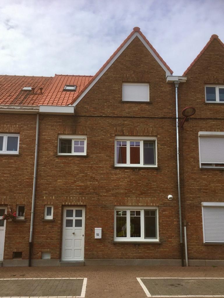 Gerenoveerde instapklare woning met 5 slaapkamers - Oostende, Immo, Huizen en Appartementen te koop, 124 kWh/m²/jaar, Tot 200 m²