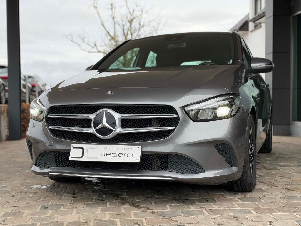 Mercedes B 180 style 2019 automaat camera trekhaak, 4 cilinders, Leder en Stof, Bedrijf, 5 zetels