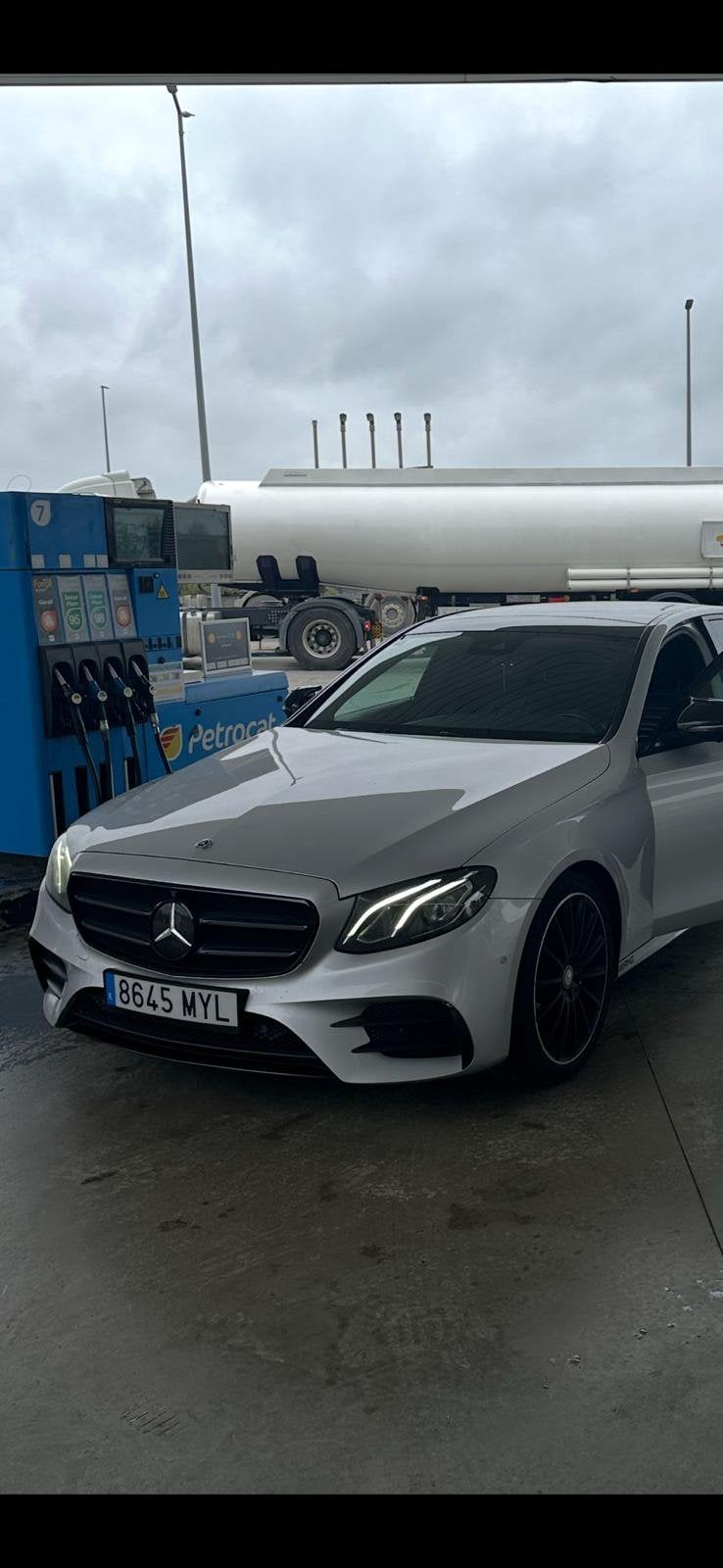 Mercedes-Benz Classe E 220 d – 2016 – AMG Line, Auto's, Mercedes-Benz, Automaat, Zwart, Zwart, Leder