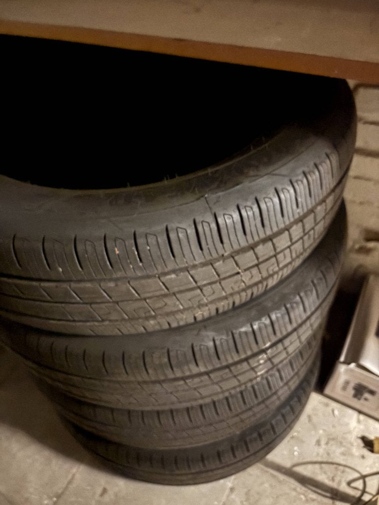 4 pneus Goodyear Efficient Grip 175/65R17 occasion, Autos : Pièces & Accessoires, Enlèvement, Pneu(s)