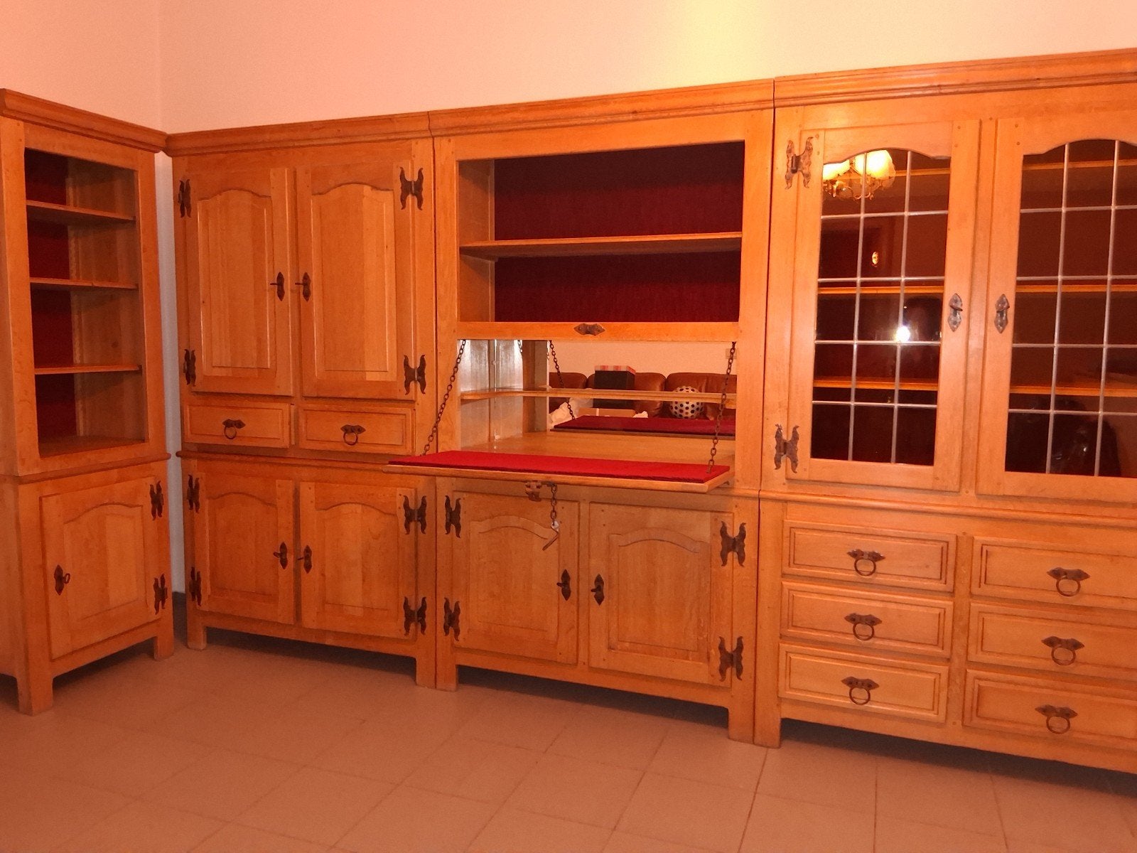 kast tafel en stoelen, Ophalen