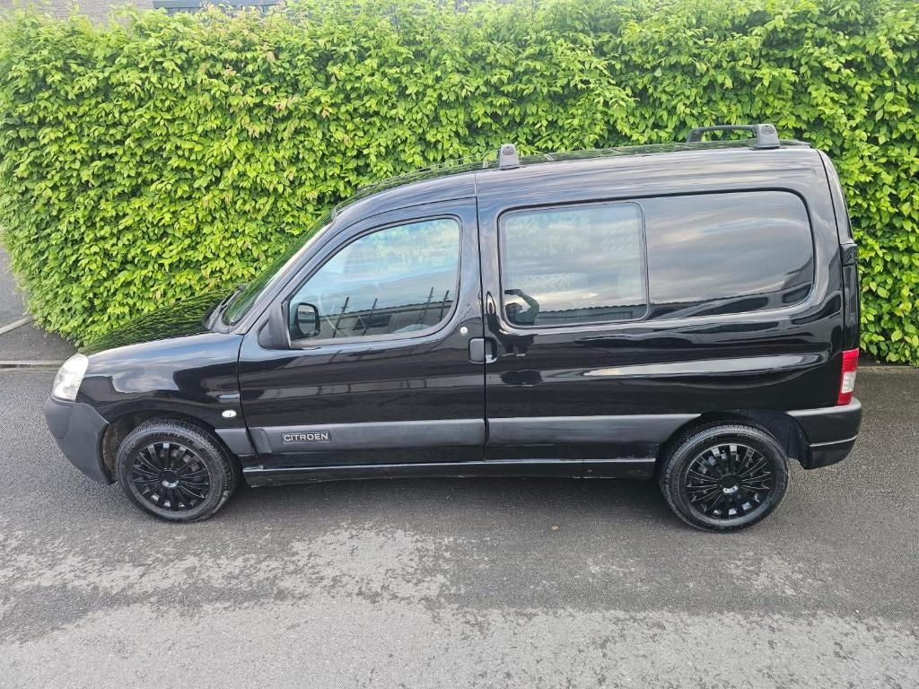 Citroen berlingo 2.0HDI | lichte vracht | weinig km, 4 deurs, Stof, https://public.car-pass.be/vhr/2dfb2d8e-5a3d-43d4-96a8-463b715faf5c