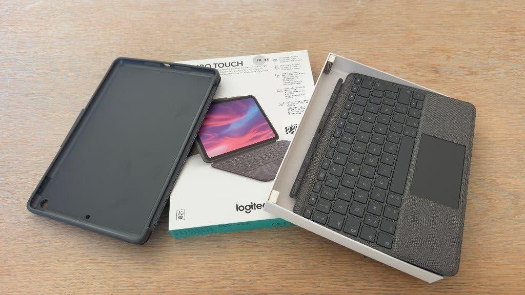 Logitech iPad cover Combo Touch, Computers en Software, 10 inch, Apple iPad, Ophalen of Verzenden, Zo goed als nieuw
