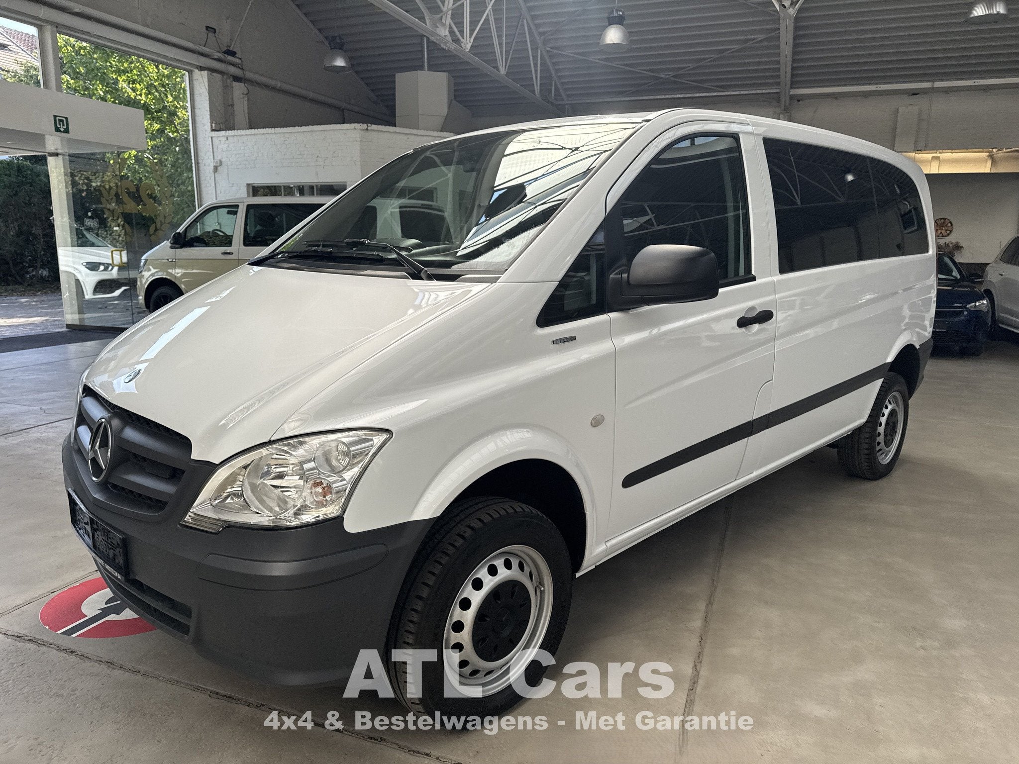 Mercedes-Benz Vito 2.1 Diesel | 4X4 | Minibus | Automaat | 1, Auto's, Automaat, Monovolume, Gebruikt, 4 cilinders