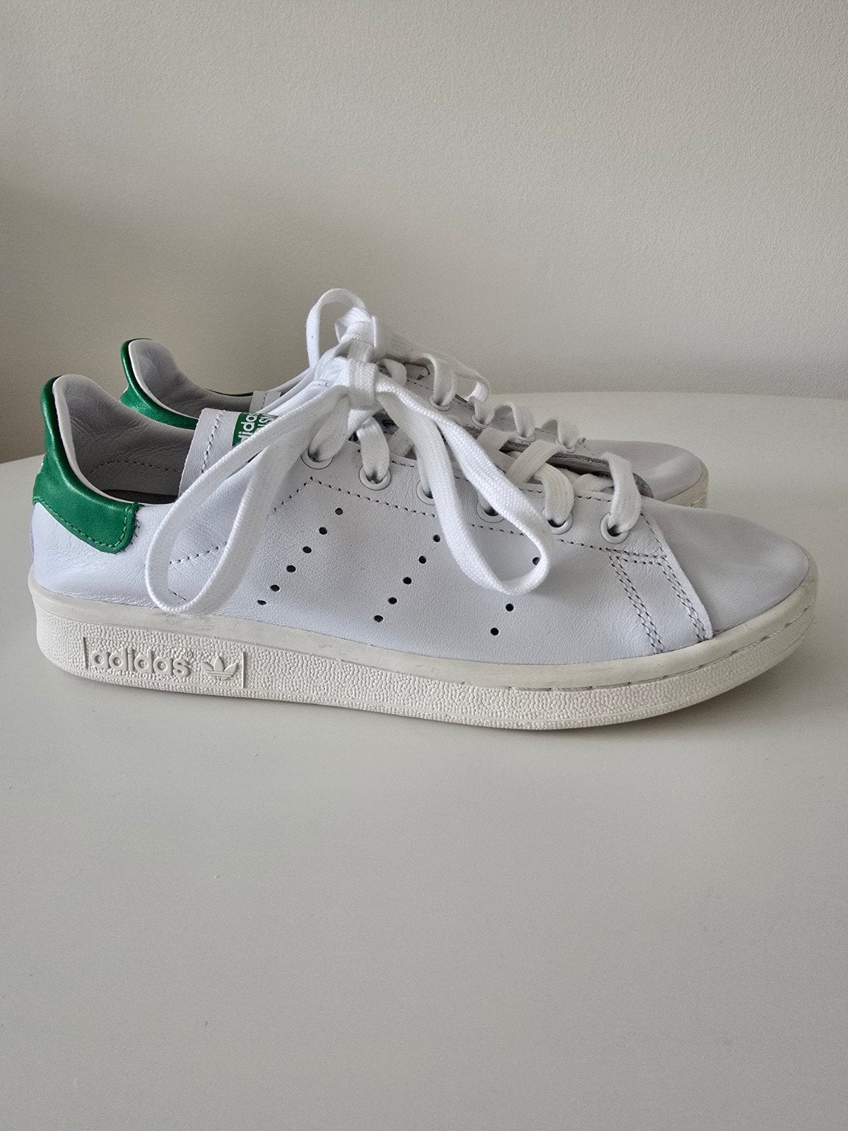 Baskets Adidas Stan Smith 36.5 neuves, Vêtements | Femmes, Neuf, Adidas, Sneakers et Baskets, Blanc