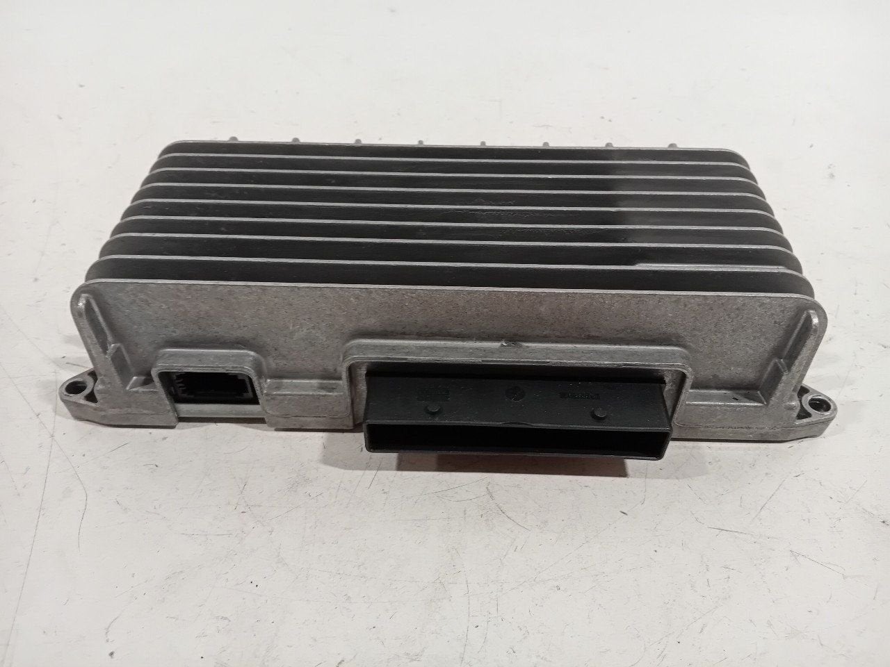 Versterker Audi A4, Enlèvement ou Envoi, Van der Ven Autorecycling B.V., Onderdelen@venauto.nl, Ettenseweg 76, 4706 PB Roosendaal, The Netherlands