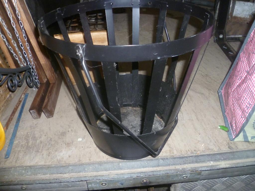 METALEN KORF, Ophalen