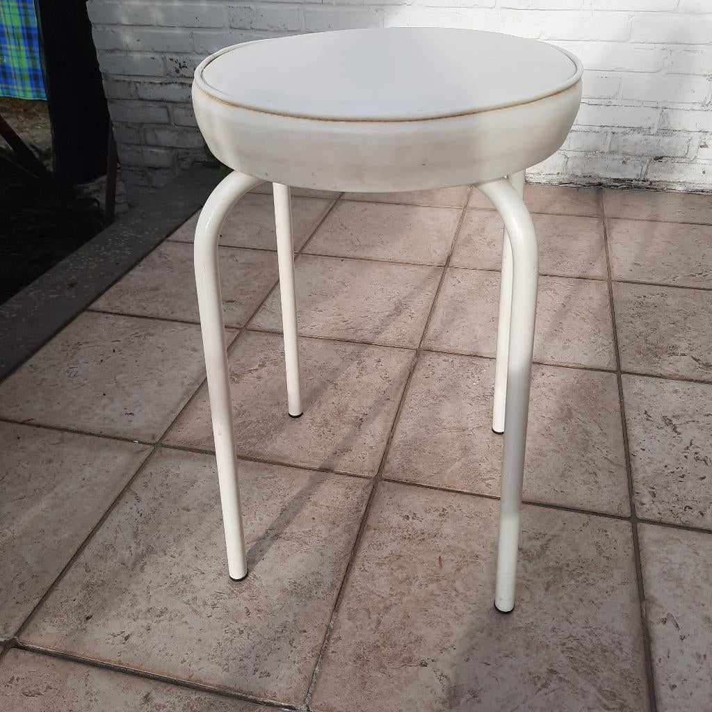 wit stoeltje met ronde zit, Ophalen, Zo goed als nieuw, Overige typen, Minder dan 100 cm