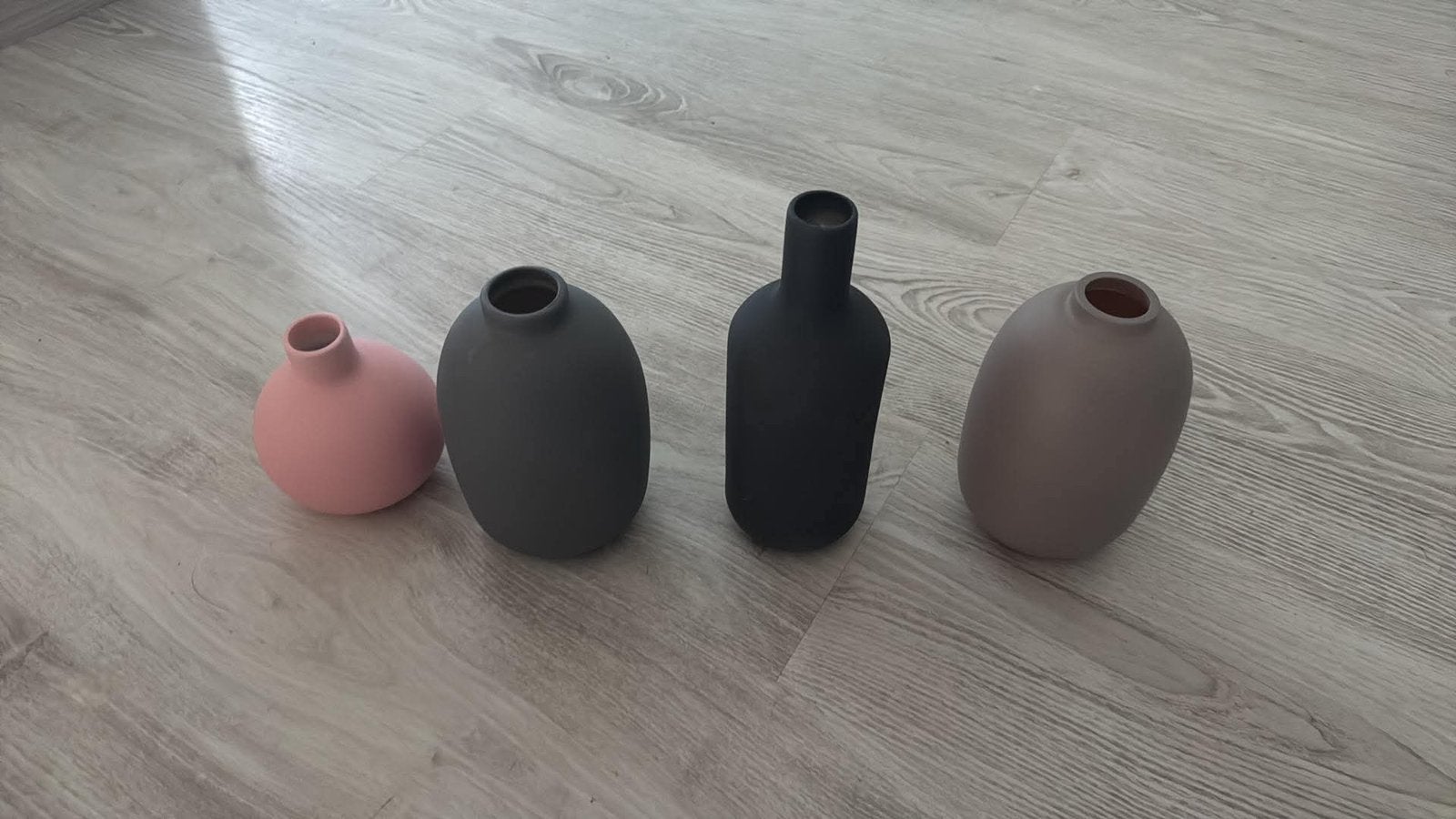 Lot de 4 petits vases en céramique neuf photo pour mesures, Maison & Meubles, Neuf, Gris, Enlèvement ou Envoi, Fait main