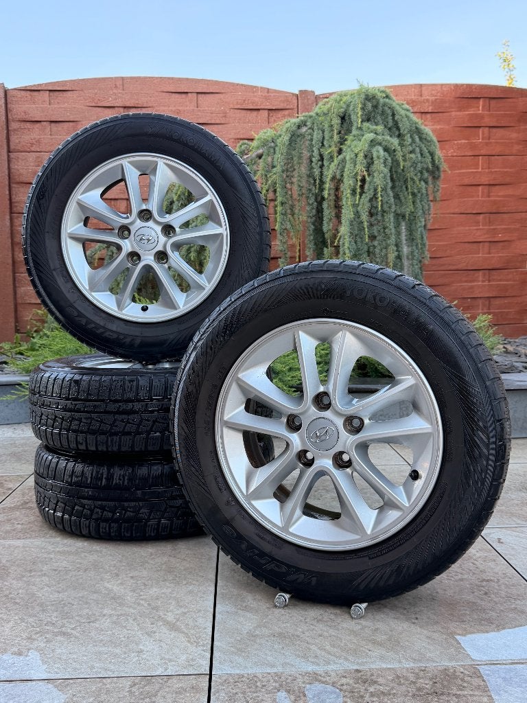 Original 16" Hyundai i30 Jantes et pneus M25, Autos : Divers, Enjoliveurs, Utilisé, Enlèvement