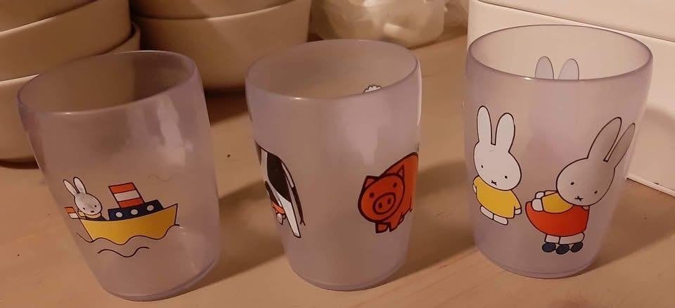 3 plastieken bekers van Nijntje, Kinderen en Baby's, Ophalen of Verzenden, Gebruikt, Drinkbeker