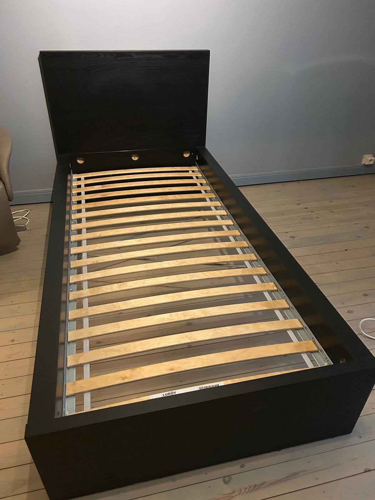 Cadre de lit Ikea Malm sans sommier à lattes 90 x 200 cm, 90 cm, Une personne, Enlèvement, Utilisé